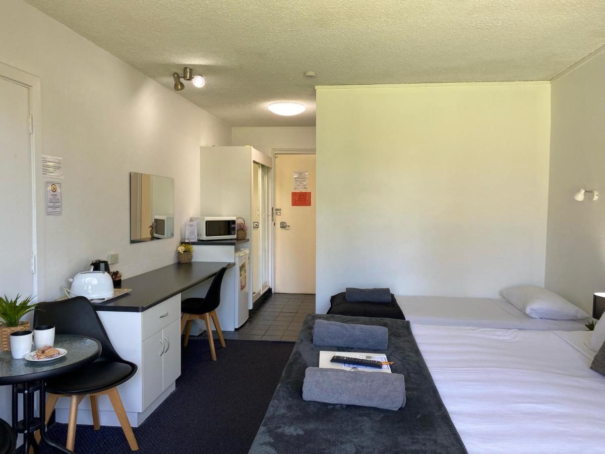 Mid City Motor Inn Mackay Exteriör bild